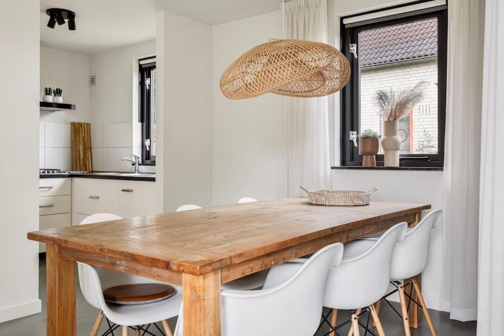 Vakantiehuis Aan Het Water -Incl Laadpaal- Ewijk Exteriör bild
