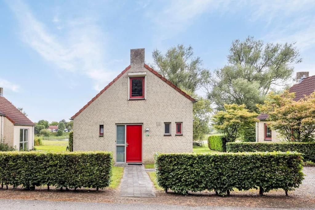 Vakantiehuis Aan Het Water -Incl Laadpaal- Ewijk Exteriör bild