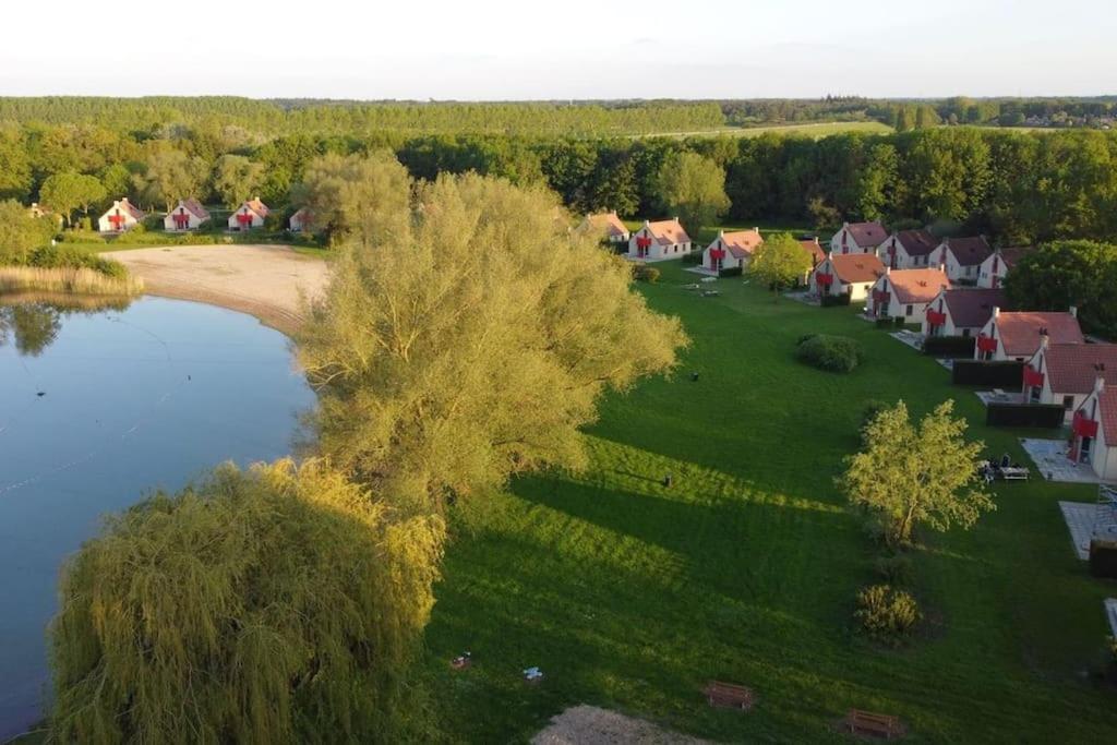 Vakantiehuis Aan Het Water -Incl Laadpaal- Ewijk Exteriör bild