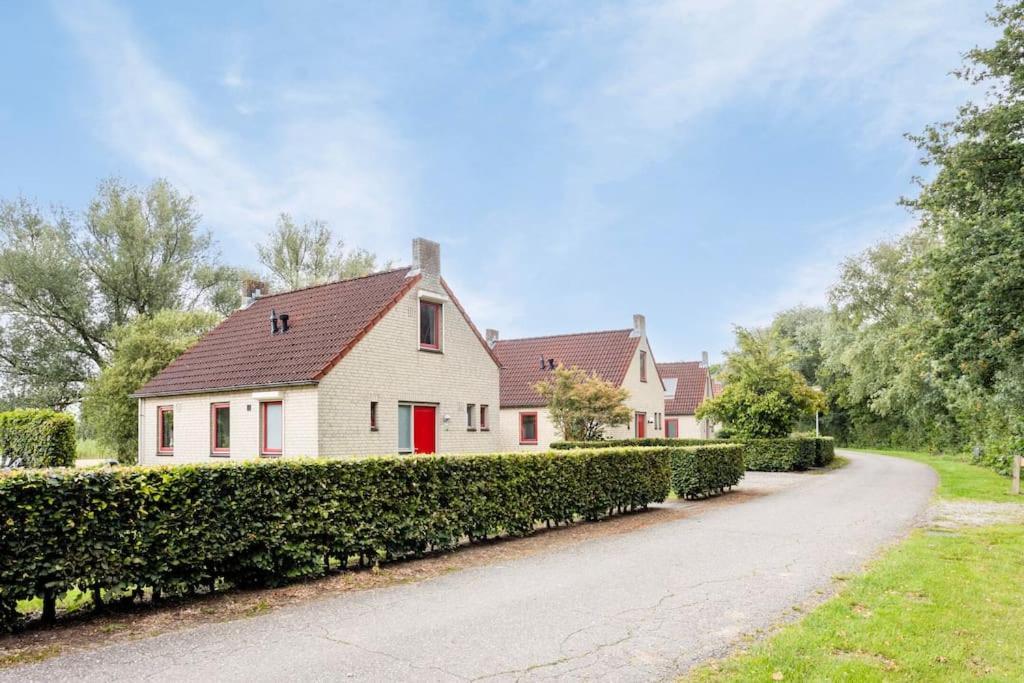 Vakantiehuis Aan Het Water -Incl Laadpaal- Ewijk Exteriör bild