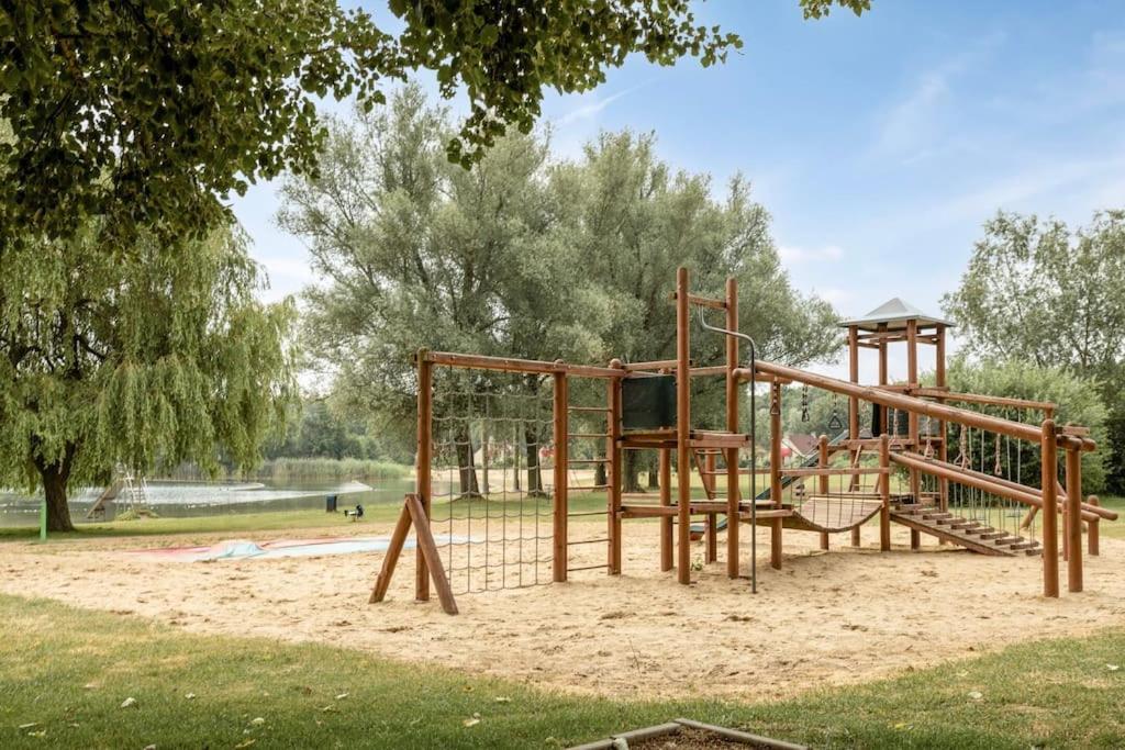 Vakantiehuis Aan Het Water -Incl Laadpaal- Ewijk Exteriör bild